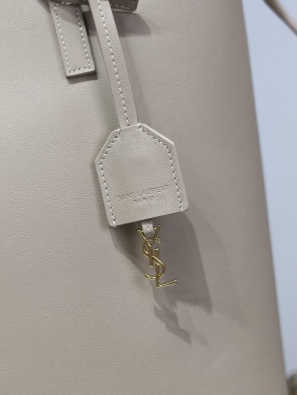 600307CSV0J2721 (3) SHOPPING SAINT LAURENT TOY IN LEATHER