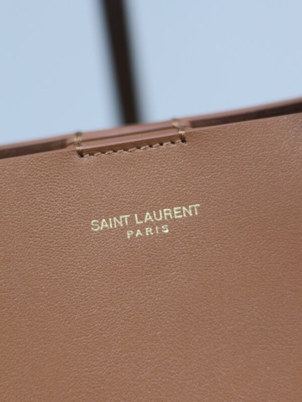 600307CSV0J6309 (3) SHOPPING SAINT LAURENT TOY IN LEATHER