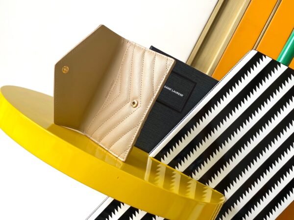 612808BOW012721 (1) CASSANDRE MATELASSÉ FRAGMENTS FLAP CARD CASE IN GRAIN DE POUDRE LEATHER