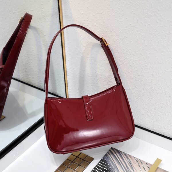 657228B870W6413 (2) LE 5 À 7 IN PATENT LEATHER