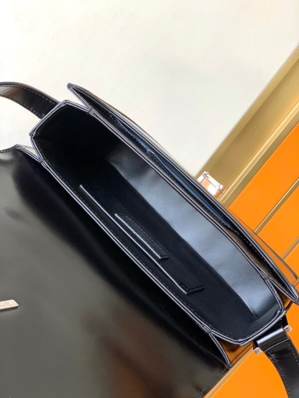 7110390SX0E1000 (1) SOLFERINO MEDIUM SATCHEL IN SMOOTH LEATHER