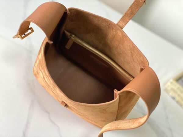 LE 5 À 7 SUPPLE SMALL IN SUEDE