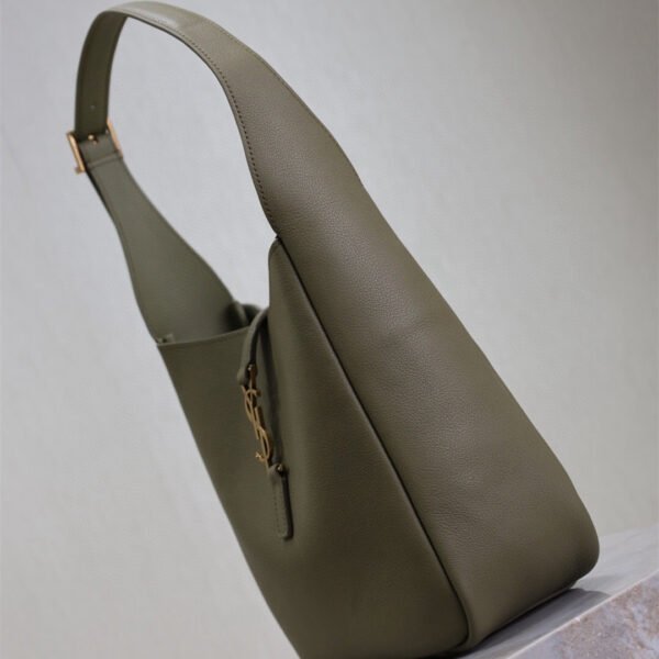 713938AAAUQ3798 (5) LE 5 À 7 SUPPLE SMALL IN GRAINED LEATHER