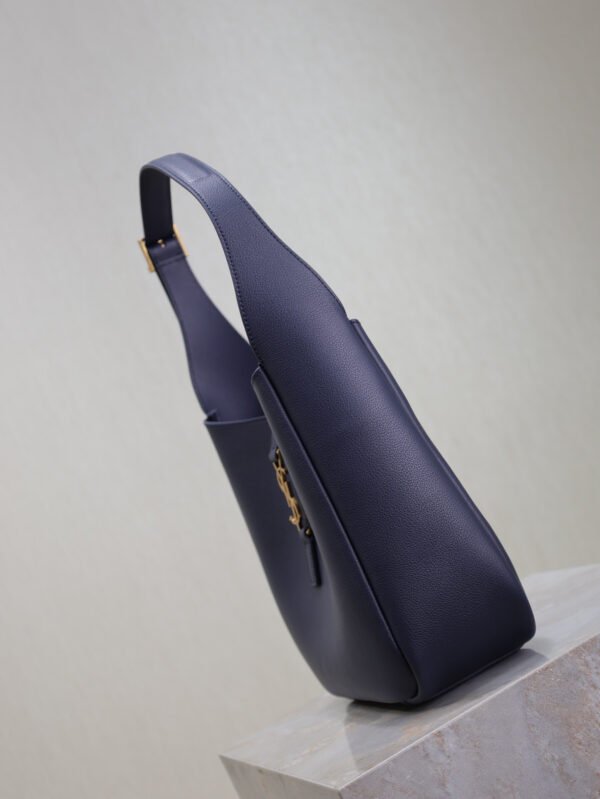 713938AAAUQ4100 (5) LE 5 À 7 SUPPLE SMALL IN GRAINED LEATHER