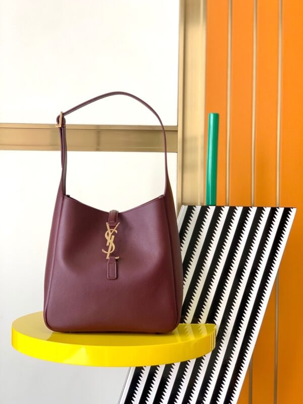 LE 5 À 7 SUPPLE SMALL IN GRAINED LEATHER