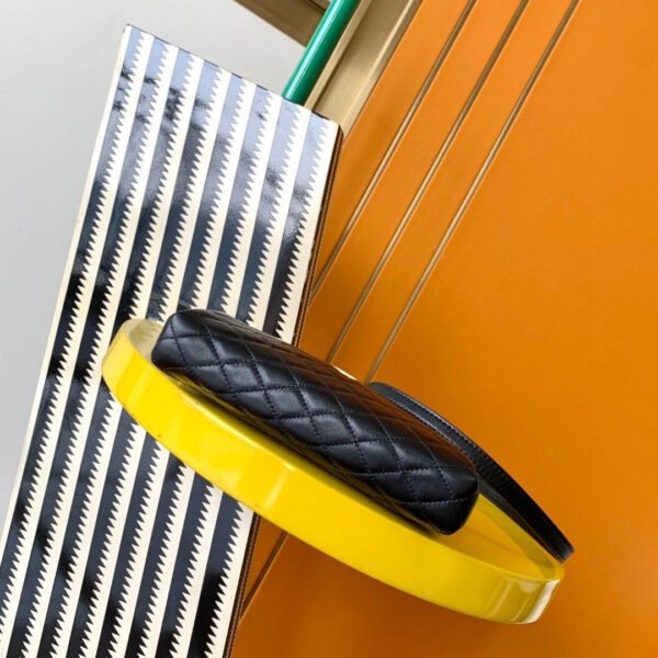 GABY ZIPPERED POUCH IN LAMBSKIN