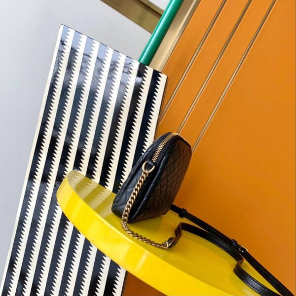 GABY ZIPPERED POUCH IN LAMBSKIN