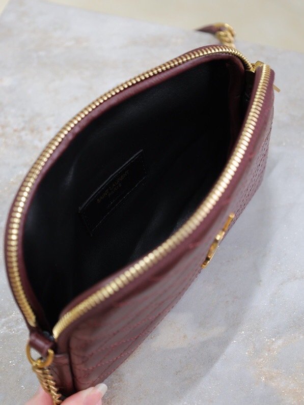 GABY ZIPPERED POUCH IN LAMBSKIN