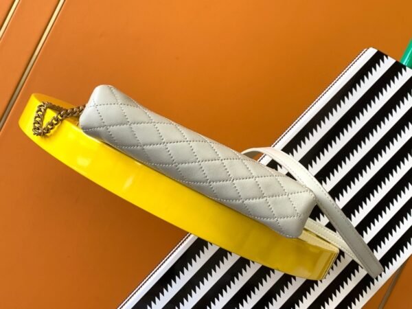 GABY ZIPPERED POUCH IN LAMBSKIN