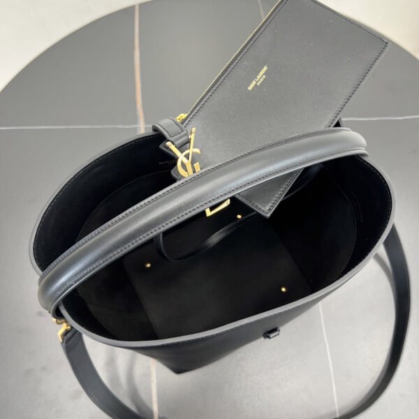 7428282R20W1000 (3) LE 37 IN SHINY LEATHER