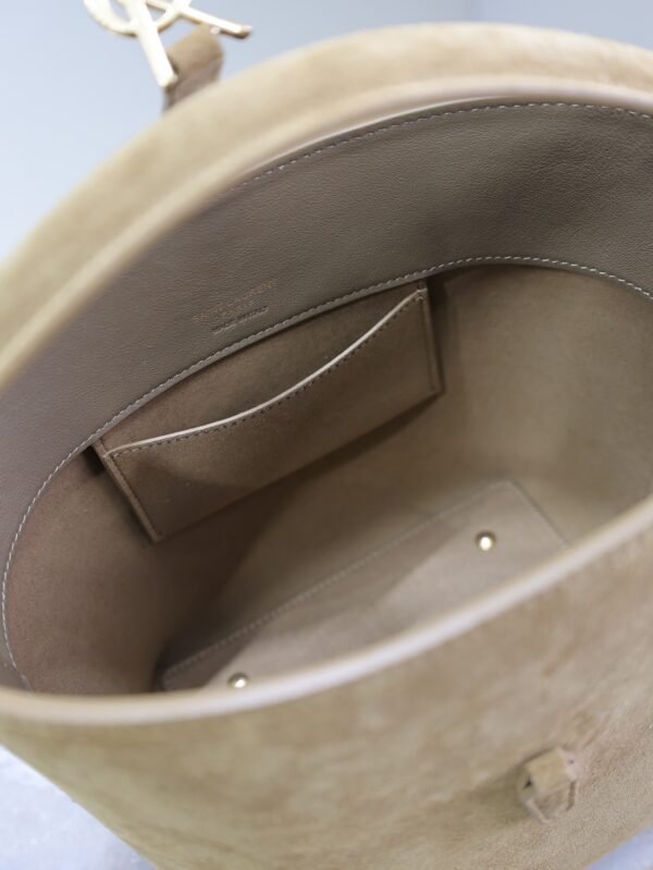 7490361U80W3194 (3) LE 37 SMALL IN SUEDE