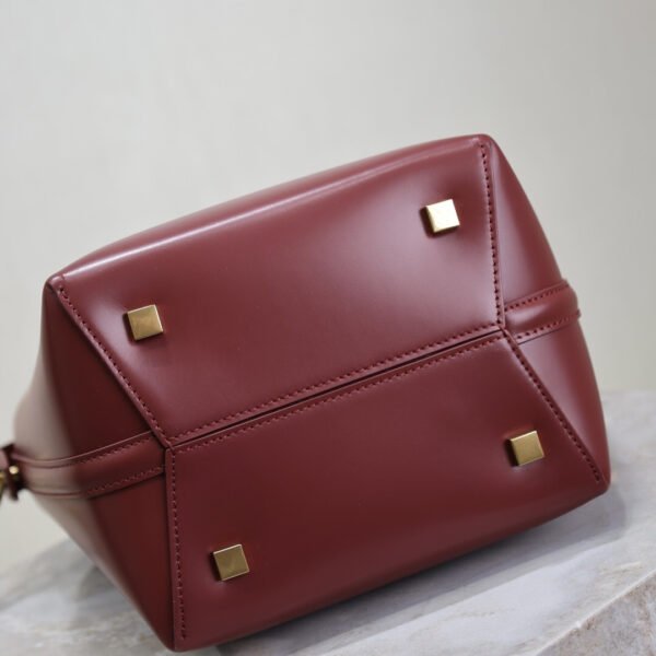 LE 37 SMALL IN SHINY LEATHER