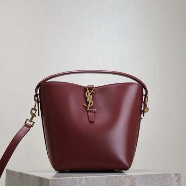 LE 37 SMALL IN SHINY LEATHER