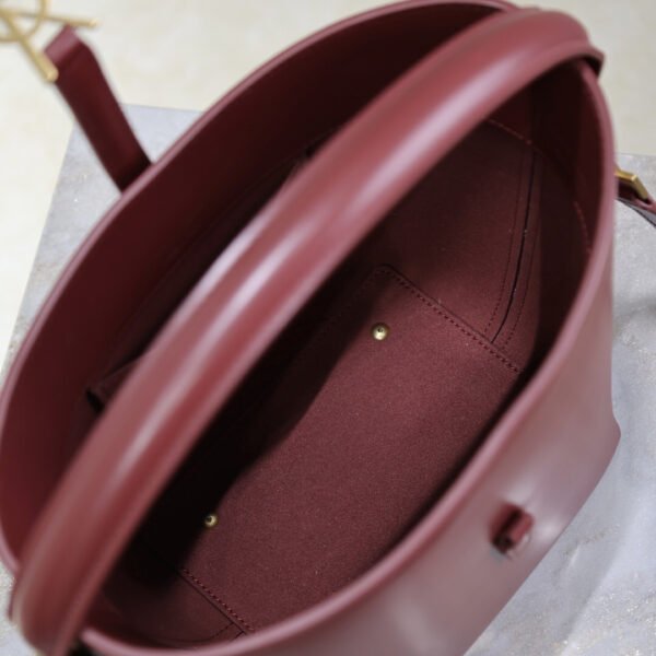 LE 37 SMALL IN SHINY LEATHER