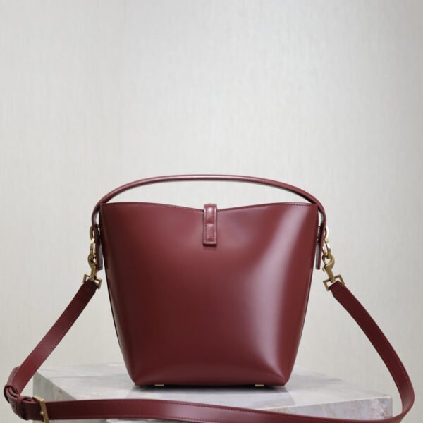 LE 37 SMALL IN SHINY LEATHER