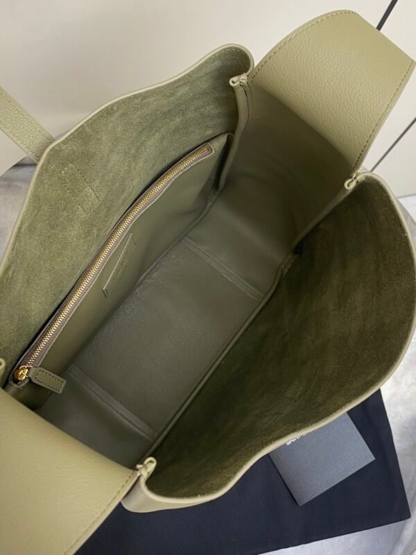 753837AAAUQ3798 (1) LE 5 À 7 SUPPLE LARGE IN GRAINED LEATHER