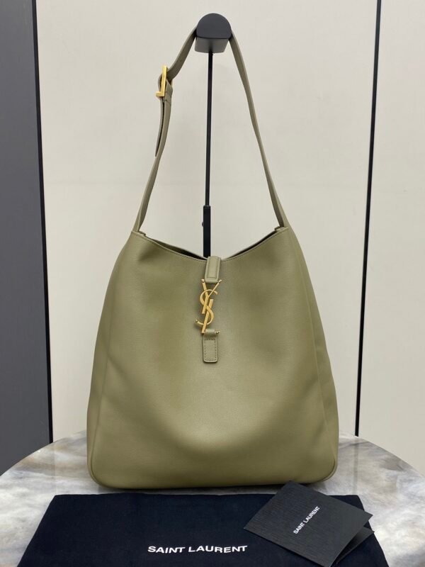 753837AAAUQ3798 (3) LE 5 À 7 SUPPLE LARGE IN GRAINED LEATHER