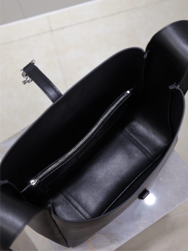 753837AACQG1000 (2) LE 5 À 7 SUPPLE LARGE IN GRAINED LEATHER