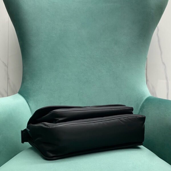 NIKI MESSENGER IN ECONYL®