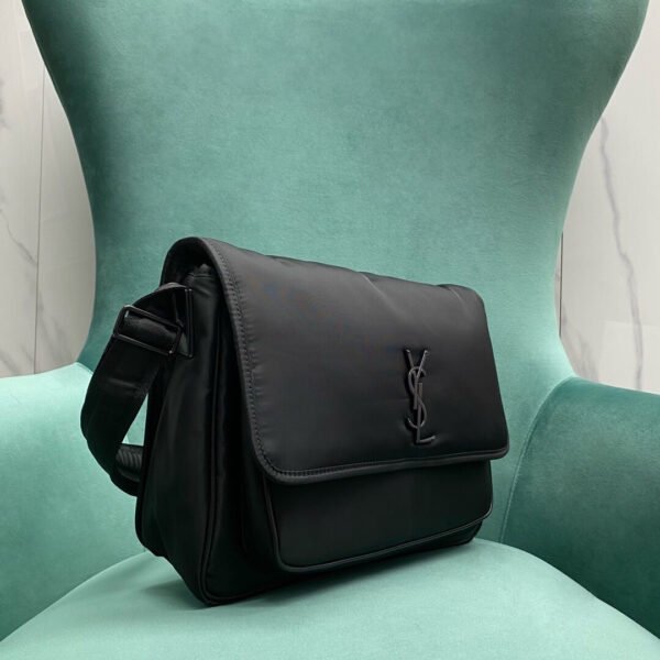 NIKI MESSENGER IN ECONYL®