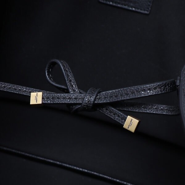 LE 5 À 7 BEA IN GRAINED LEATHER