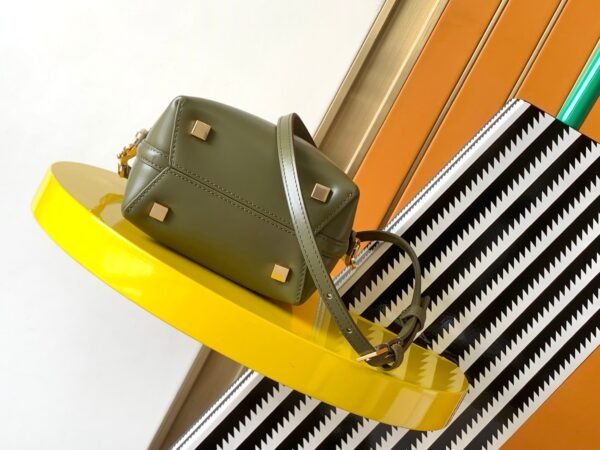 7658702R20W3798 (2) LE 37 MINI IN SHINY LEATHER