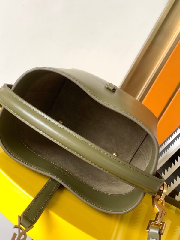 7658702R20W3798 (5) LE 37 MINI IN SHINY LEATHER