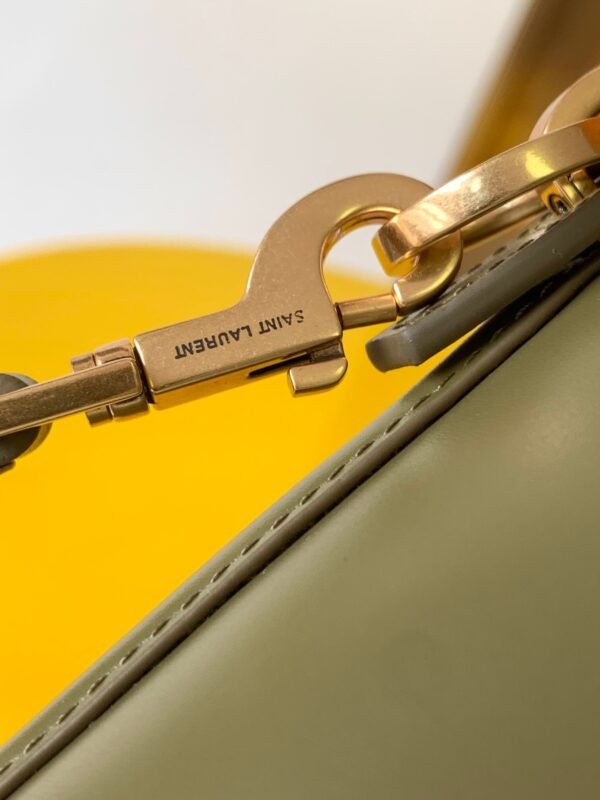 7658702R20W3798 (6) LE 37 MINI IN SHINY LEATHER