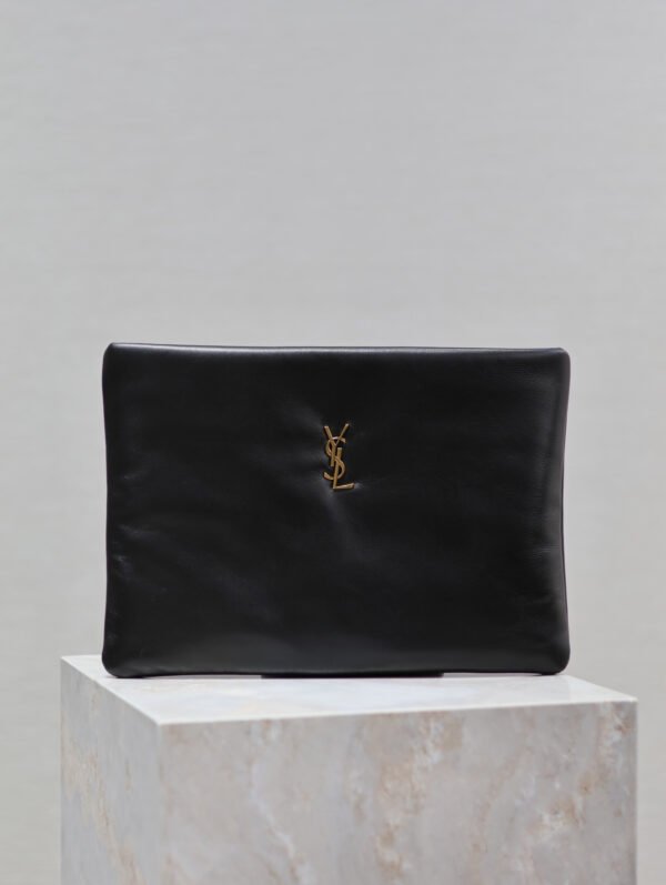 CALYPSO LARGE POUCH IN LAMBSKIN