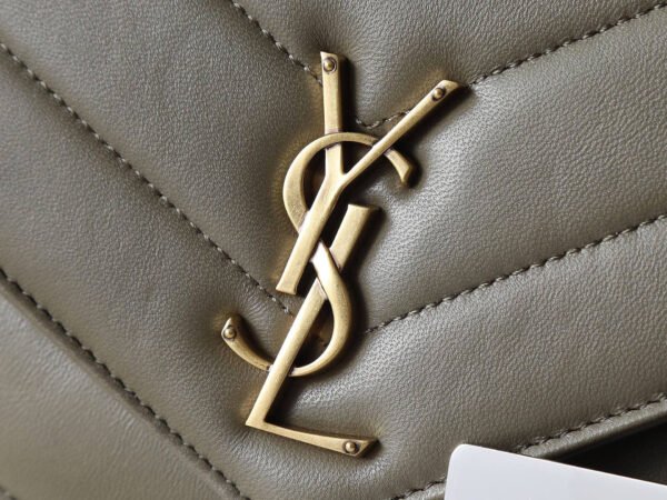 801437AAEAX3775 (2) LOULOU SMALL IN MATELASSÉ LAMBSKIN