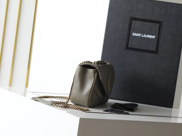 801437AAEAX3775 (4) LOULOU SMALL IN MATELASSÉ LAMBSKIN