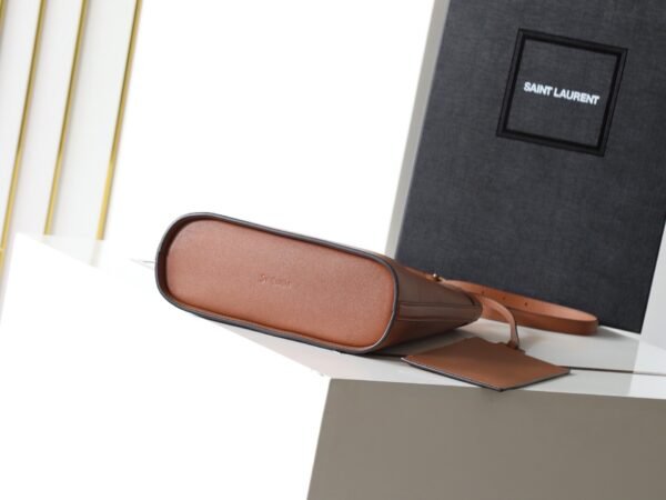 Y SMALL BUCKET IN LEATHER