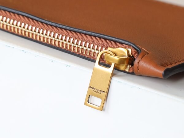 Y SMALL BUCKET IN LEATHER