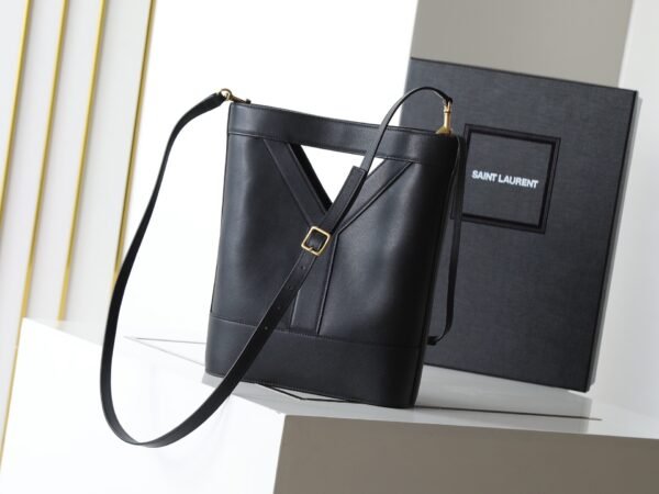 808224AAEB31000 (5) Y SMALL BUCKET IN LEATHER