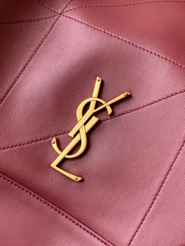 JAMIE SHOPPING IN LAMBSKIN