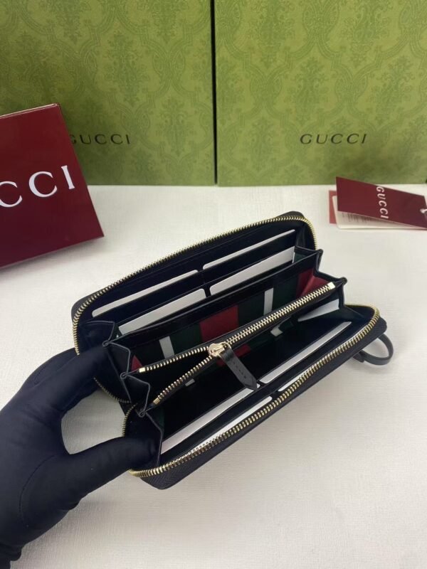 819122 FAD6L 9741 (4) GG EMBLEM ZIP AROUND WALLET