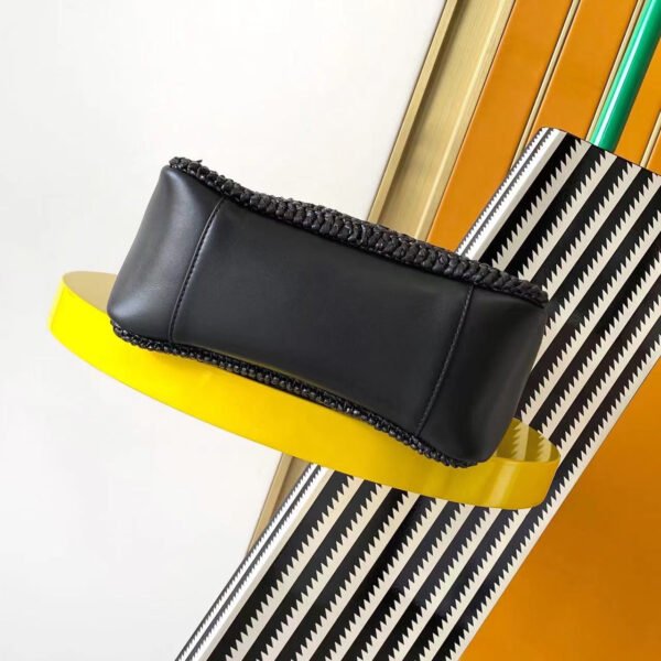 LE 5 À 7 SUPPLE SMALL IN RAFFIA AND LEATHER