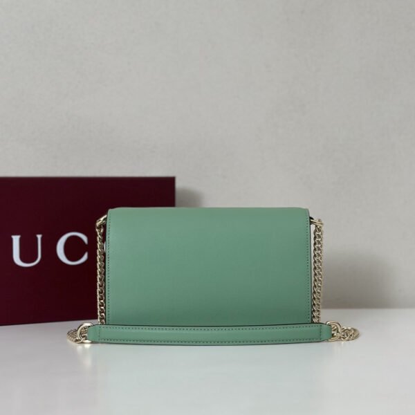 GG EMBLEM WALLET ON CHAIN