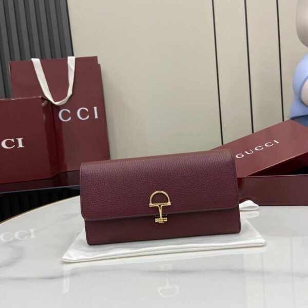 828147 AAEAO 6207 (7) GUCCI SOFTBIT CONTINENTAL WALLET