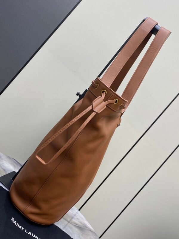 833160AAE146359 (1) Y LARGE HOBO IN LEATHER