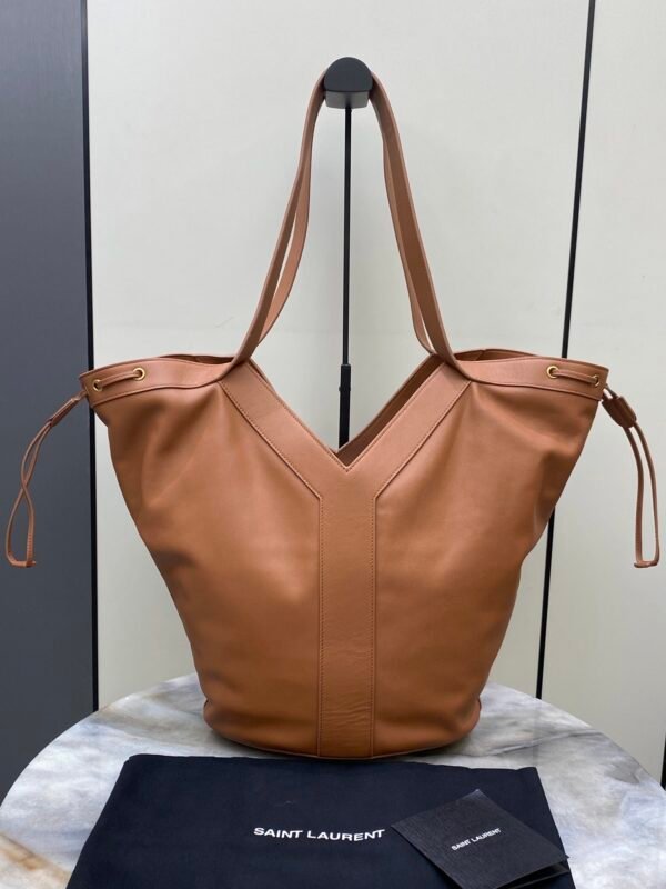 833160AAE146359 (6) Y LARGE HOBO IN LEATHER