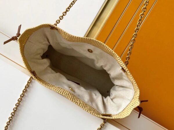 JAMIE SHOPPING IN RAFFIA