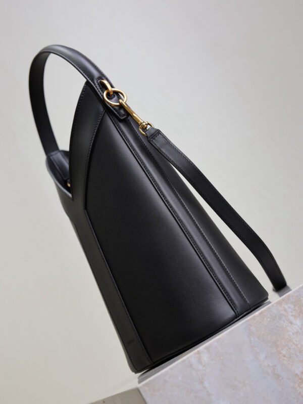 840891AAEZC1000 (3) Y TOP-HANDLE BUCKET IN LEATHER