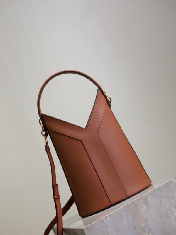 840891AAT716359 (2) Y TOP-HANDLE BUCKET IN LEATHER