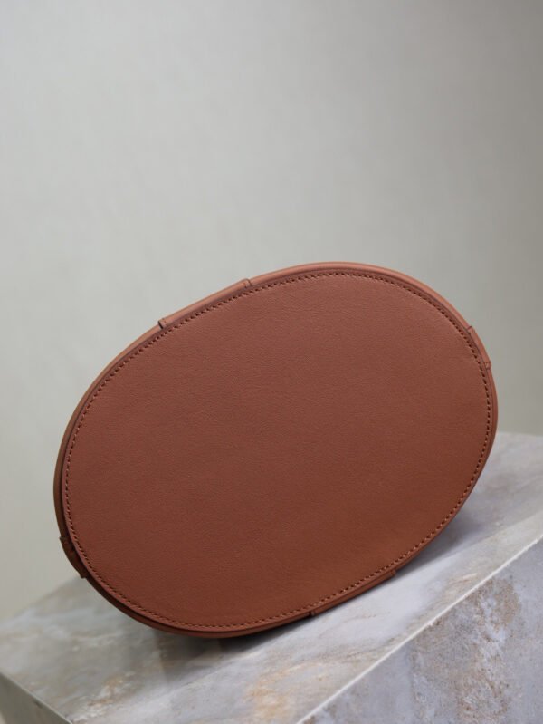 840891AAT716359 (4) Y TOP-HANDLE BUCKET IN LEATHER