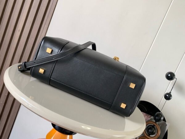 A039N08X15 (2) Amazona 28 bag in nappa calfskin