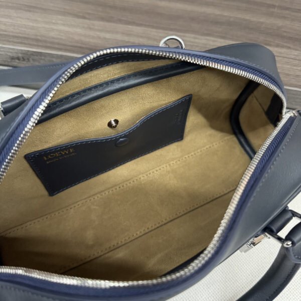 A039N23X07 (2) Amazona 23 cropped bag in shiny calfskin