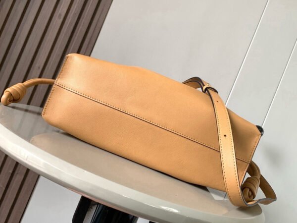 A411FC1XBF (3) Medium Flamenco clutch in nappa calfskin