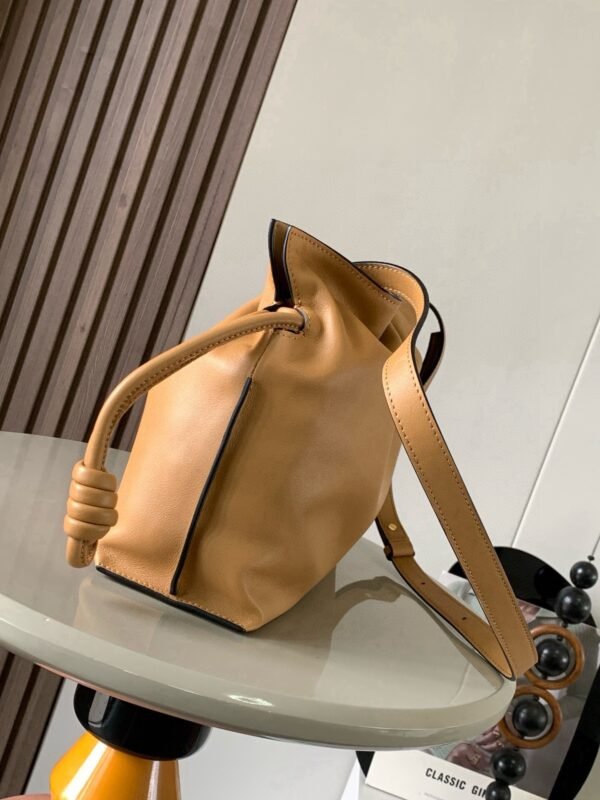 A411FC1XBF (3) Medium Flamenco clutch in nappa calfskin