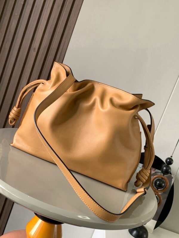 A411FC1XBF (4) Medium Flamenco clutch in nappa calfskin